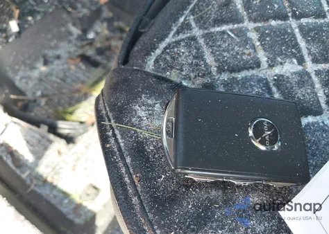 2025 Volvo Xc40 B5 Plus Dark Theme z USA, uszkodzony, nr VIN YV4L12UC6S2492483